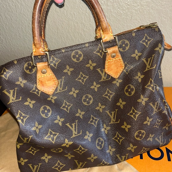 Louis Vuitton Handbags - Authentic Louis Vuitton monogram vintage Speedy 30